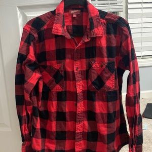Men’s large red and black plaid long sleeved shirt